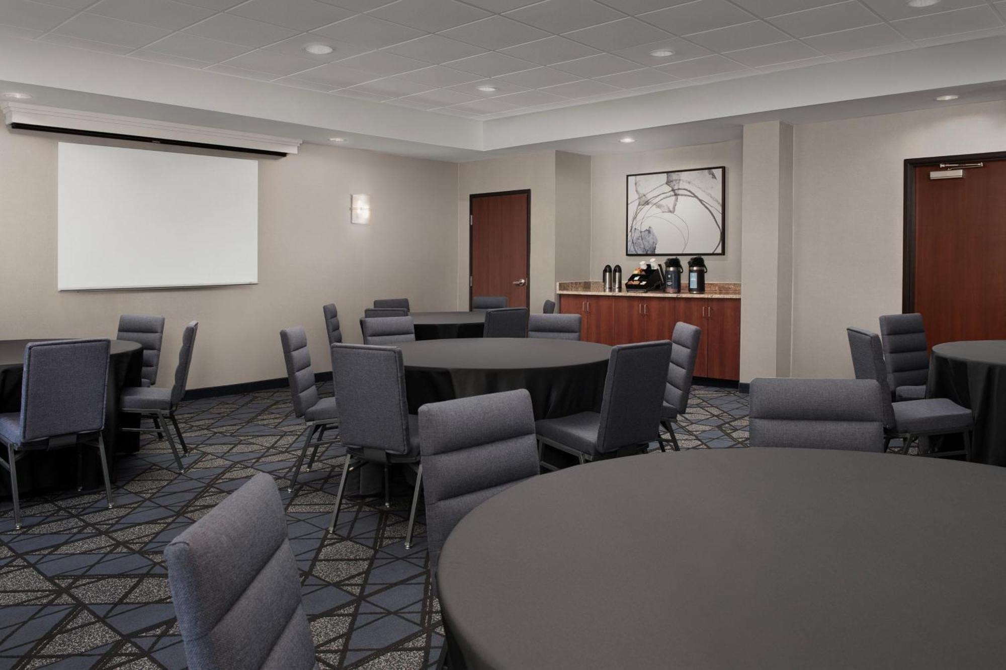 Courtyard By Marriott Panama City Exterior photo
