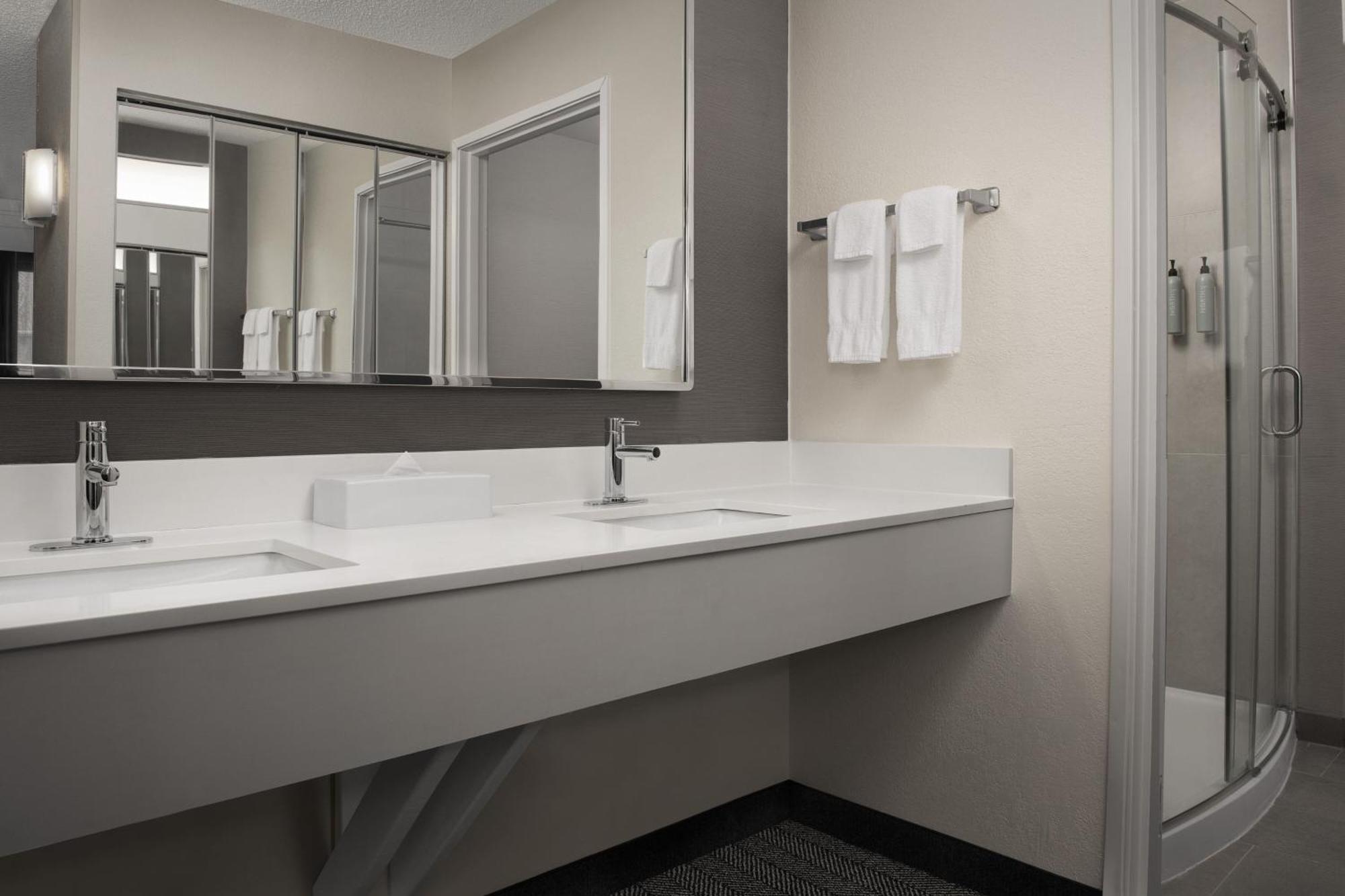 Courtyard By Marriott Panama City Exterior photo