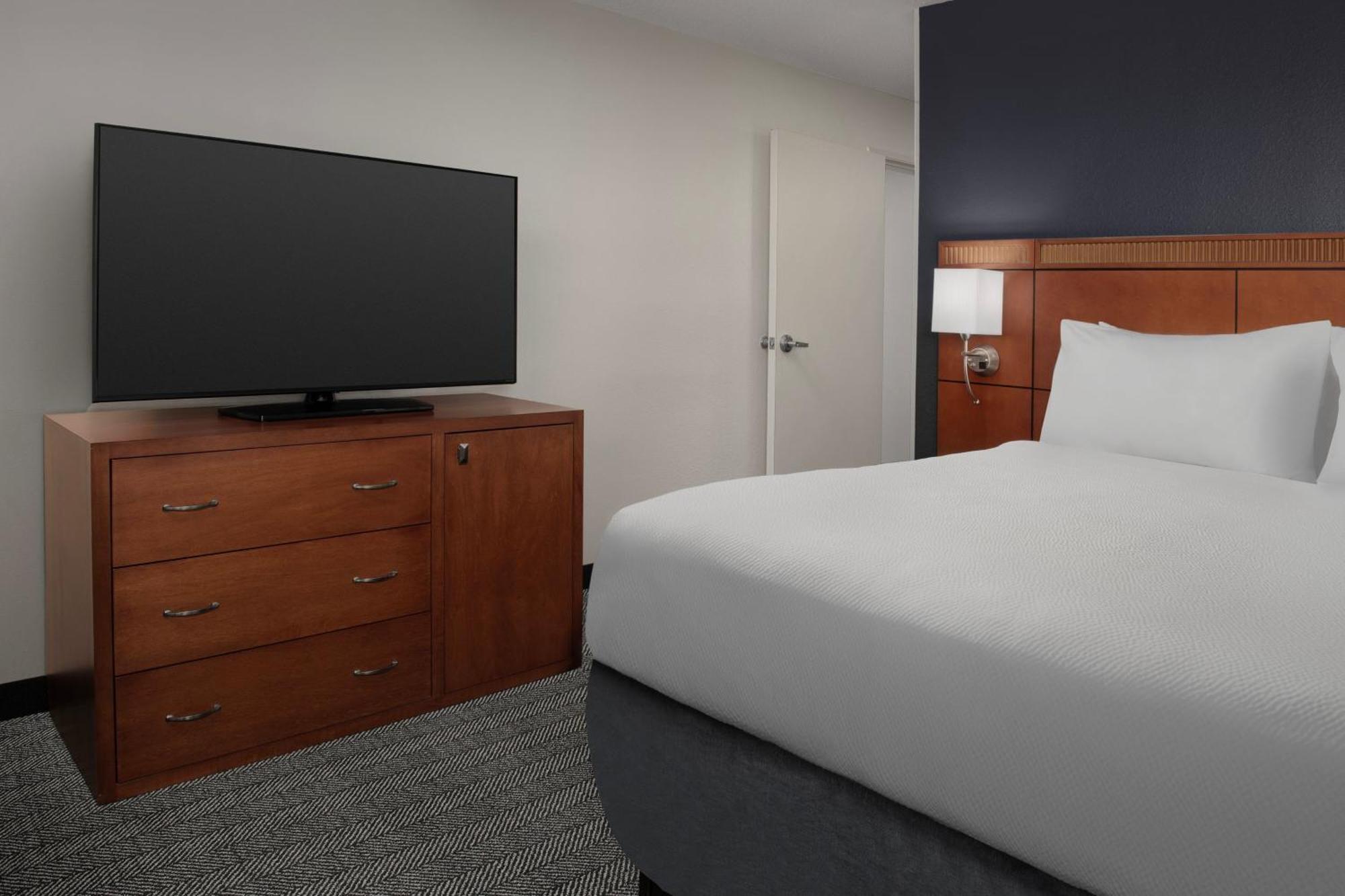 Courtyard By Marriott Panama City Exterior photo