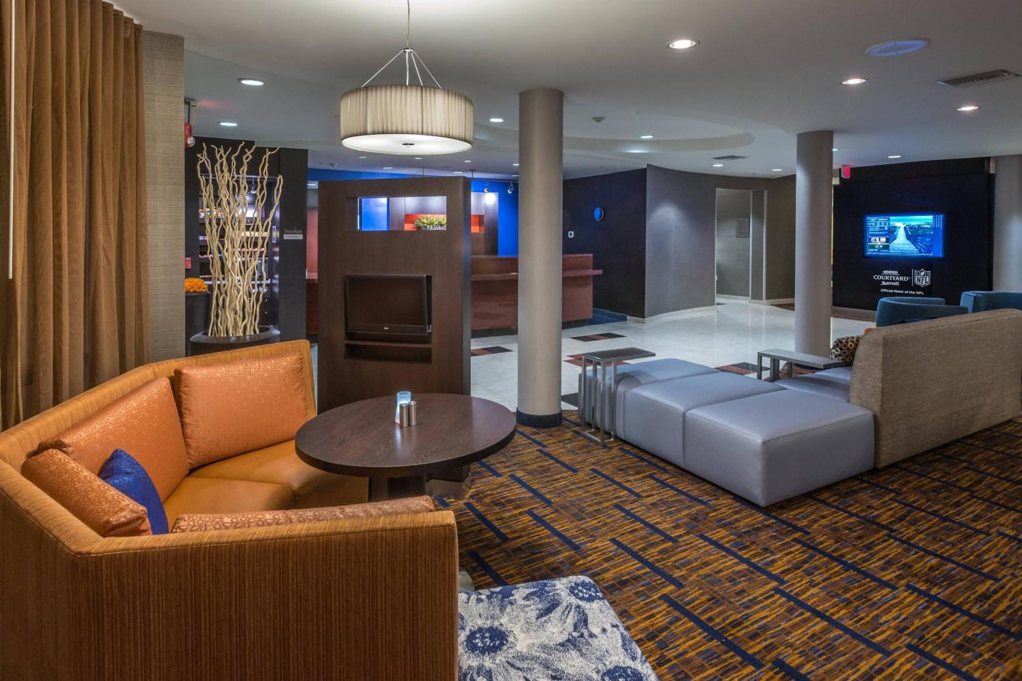 Courtyard By Marriott Panama City Exterior photo
