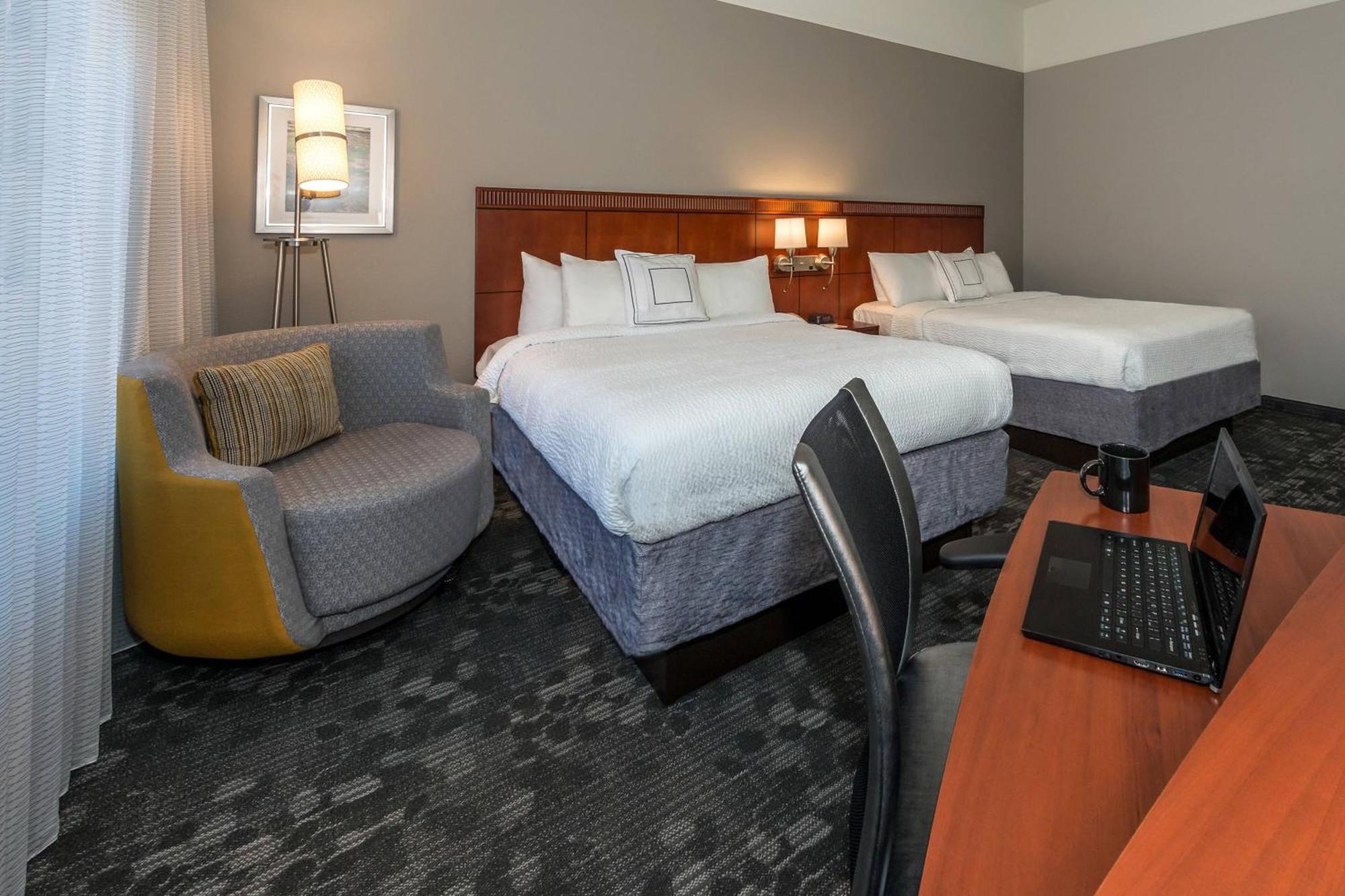 Courtyard By Marriott Panama City Exterior photo